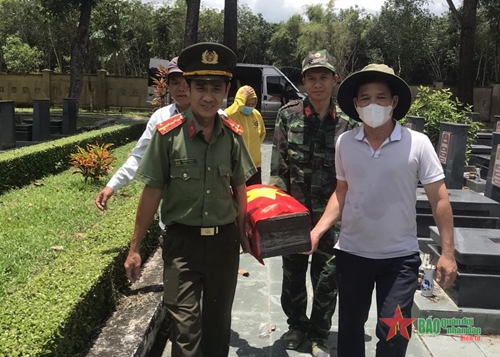 Di dời hài cốt liệt sĩ Nguyễn Văn On về Nghĩa trang Liệt sĩ huyện Củ Chi